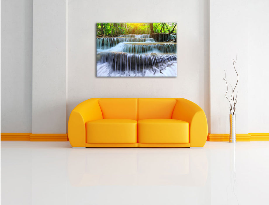 Wasserfall im Regenwald Leinwandbild über Sofa