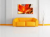 orange Lilie in Nahaufnahme Leinwandbild über Sofa