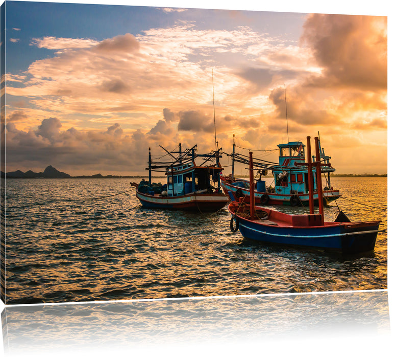 Pixxprint thailändische Fischerboote im Meer, Leinwandbild