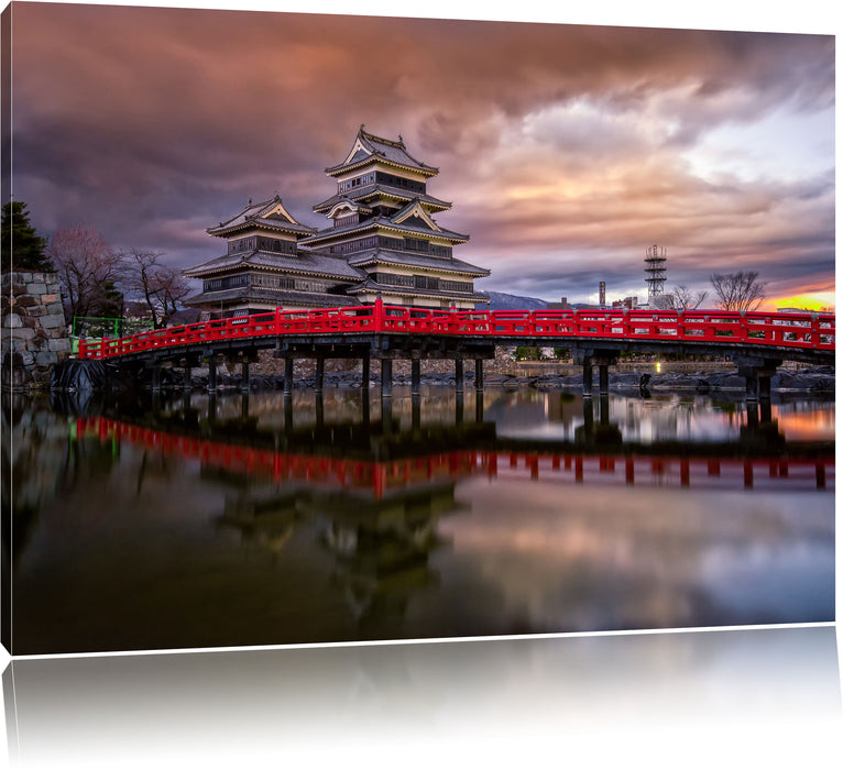 asiatischer Tempel an See Leinwandbild