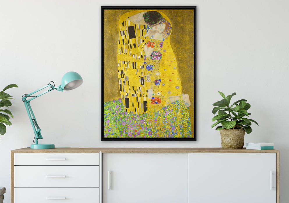 Gustav Klimt - Der Kuss auf Leinwandbild gerahmt verschiedene Größen im Wohnzimmer