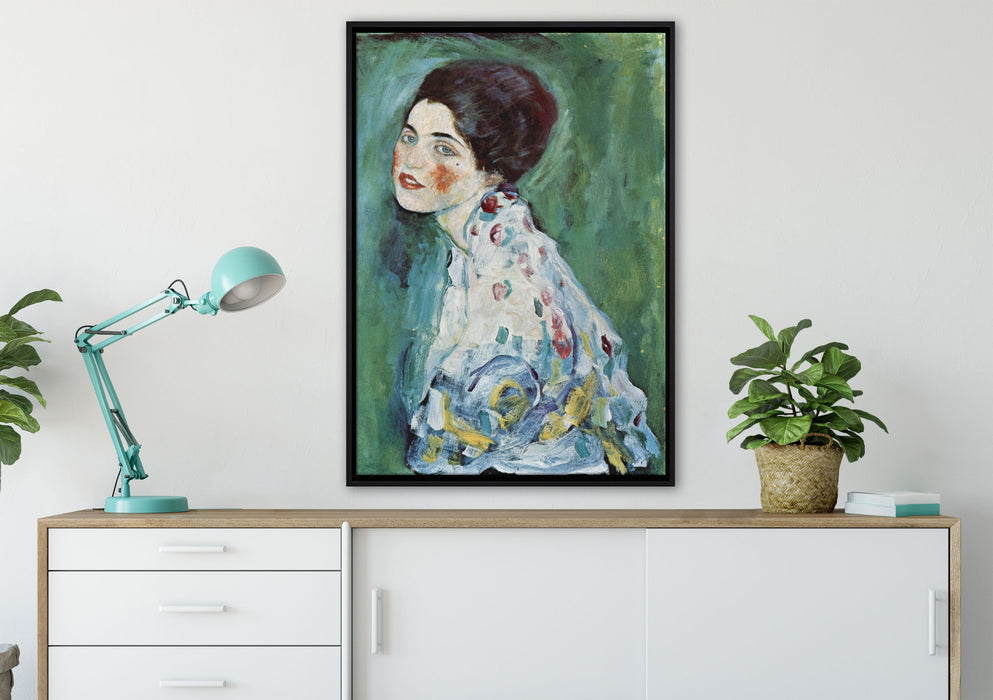 Gustav Klimt - Bildnis einer Frau auf Leinwandbild gerahmt verschiedene Größen im Wohnzimmer
