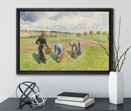 Camille Pissarro - PAYSANNES RAMASSANT DES HERBES ÉRAG auf Leinwandbild gerahmt mit Kirschblüten