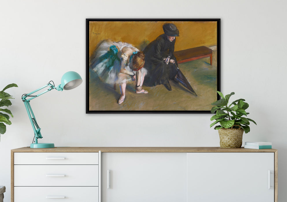 Edgar Degas - Warten auf Leinwandbild gerahmt verschiedene Größen im Wohnzimmer