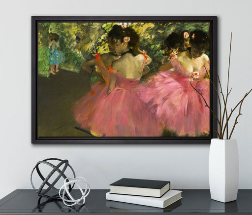 Edgar Degas - Die pinken Tänzerinnen vor dem Ballet  auf Leinwandbild gerahmt mit Kirschblüten