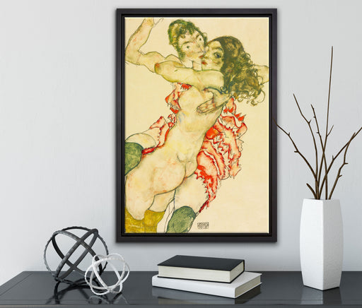 Egon Schiele - Zwei sich umarmende Frauen  auf Leinwandbild gerahmt mit Kirschblüten