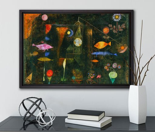 Paul Klee - Fischzauber auf Leinwandbild gerahmt mit Kirschblüten