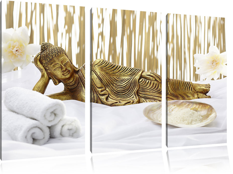 goldener Buddha auf Handtuch Leinwandbild 3 Teilig