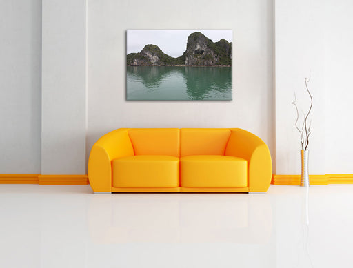 eindrucksvolle Berglandschaft Leinwandbild über Sofa