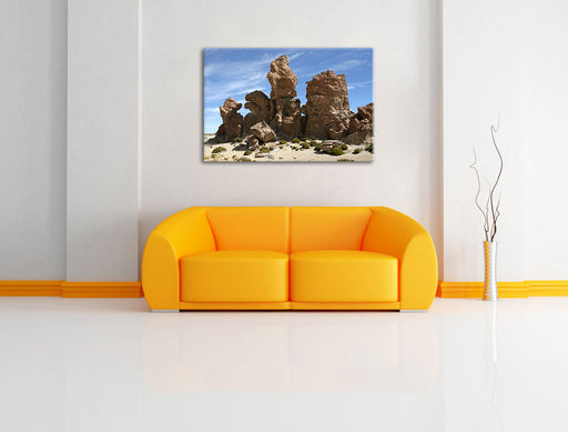 Felsbrocken in der Wüste Leinwandbild über Sofa