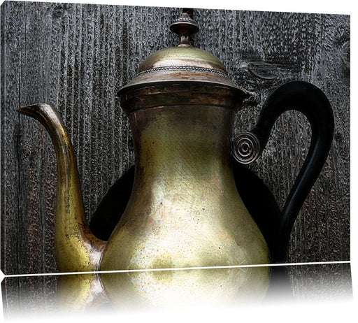 stilvolle alte Teekanne aus Metall Leinwandbild