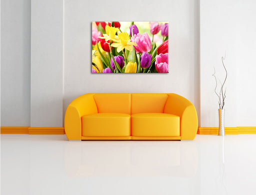 Osterglocken und Tulpen Leinwandbild über Sofa