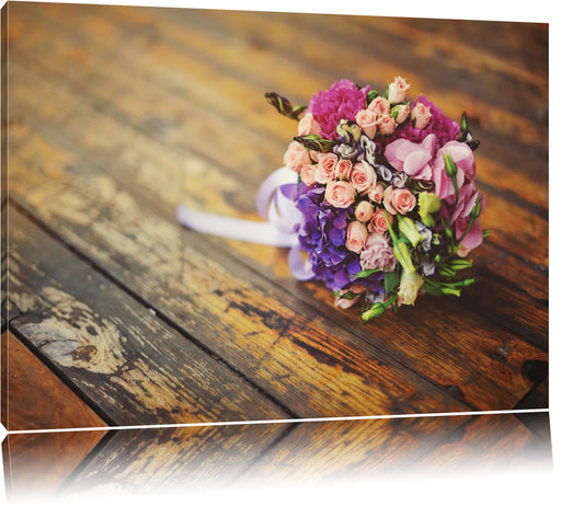 Blumenstrauß auf altem Holztisch Leinwandbild