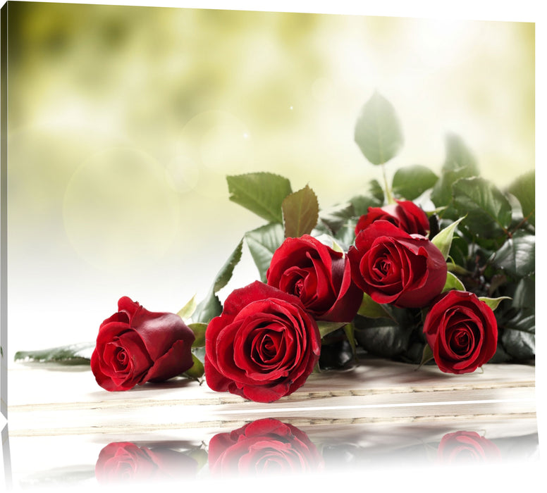 Pixxprint Rosenstrauß auf Holztisch, Leinwandbild
