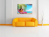 Ananas mit Sonnenbrille Leinwandbild über Sofa
