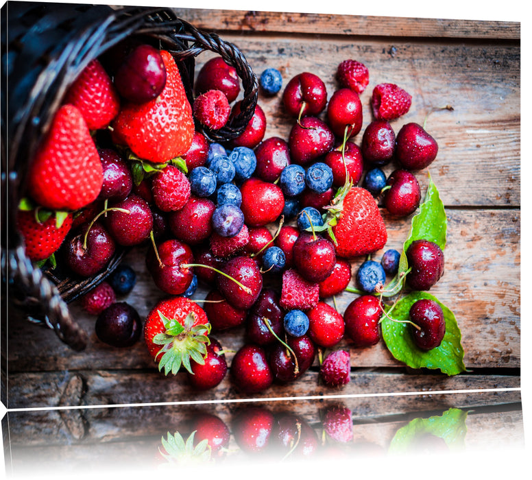 Pixxprint Beerenfrüchte auf Holzdielen, Leinwandbild