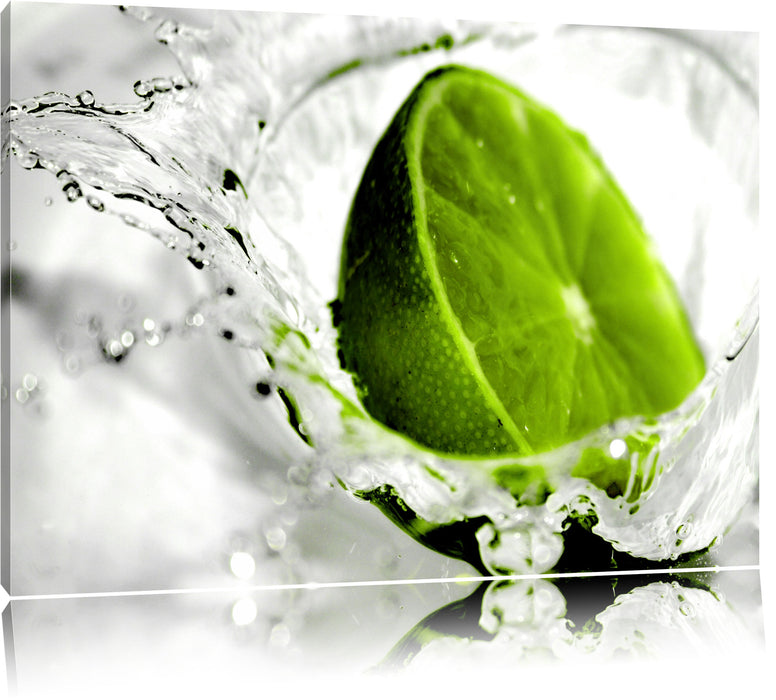 Pixxprint Limette fällt in Wasser, Leinwandbild