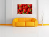 Fruchtig frische Erdbeeren Leinwandbild über Sofa