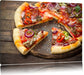 Leckere Pizza auf Holztisch Leinwandbild