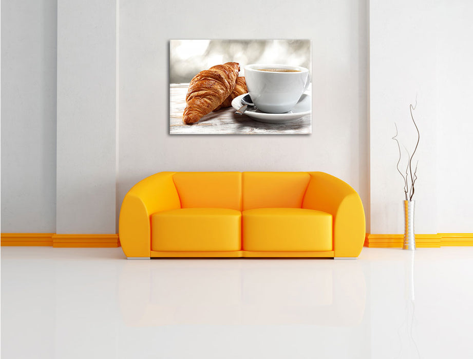 Frisches Croissant und Kaffee Leinwandbild über Sofa