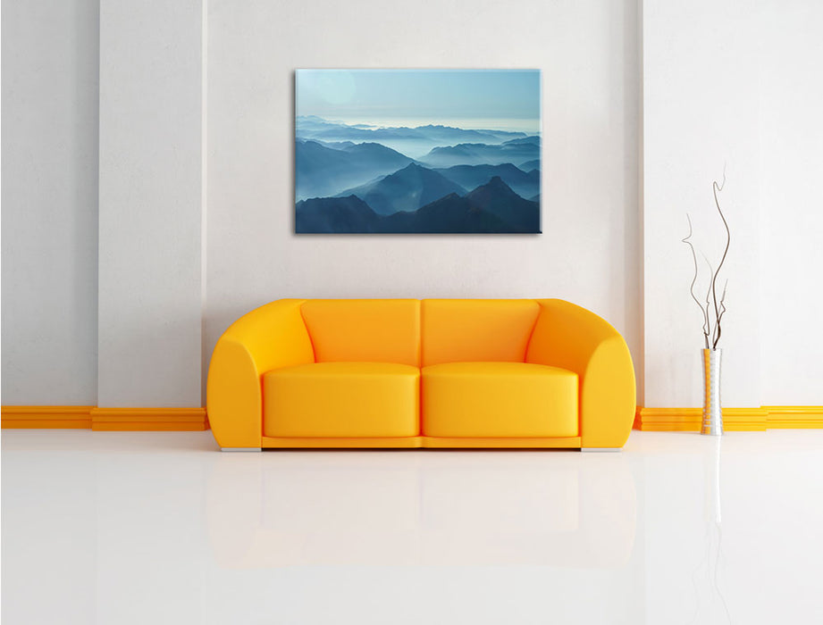 Wunderschöne Alpenberge Leinwandbild über Sofa