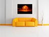 Gefährlicher Atomfeuerpilz Leinwandbild über Sofa