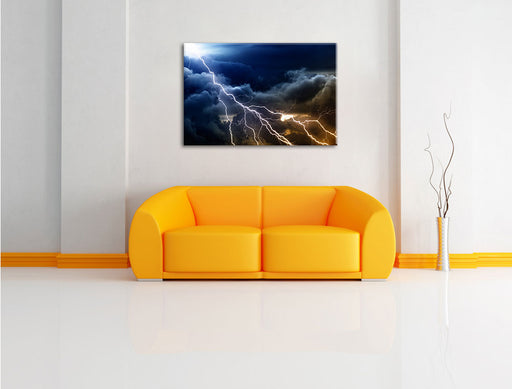 Blitzeinschlag am Himmelszelt Leinwandbild über Sofa