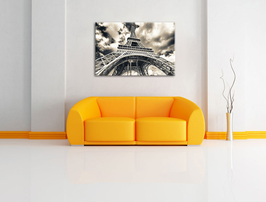 Prächtiger Eifelturm in Paris Leinwandbild über Sofa
