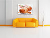 Süße Rosinenbrötchen Leinwandbild über Sofa