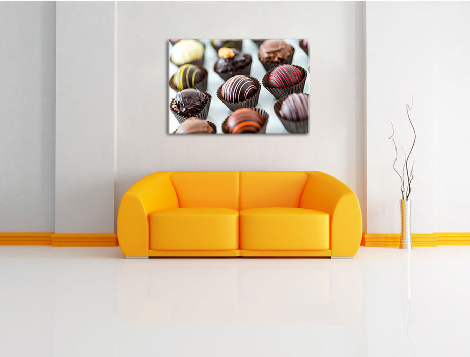 Süße Pralinen Leinwandbild über Sofa