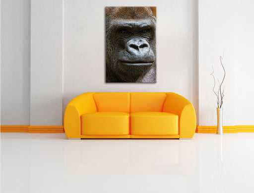 stolzer Gorilla Leinwandbild über Sofa