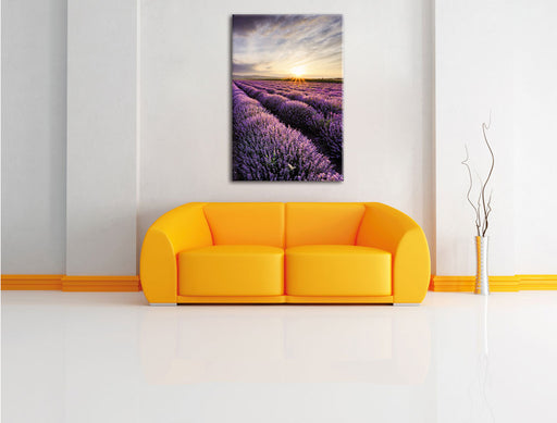 Traumhafte Lavendel Provence Leinwandbild über Sofa