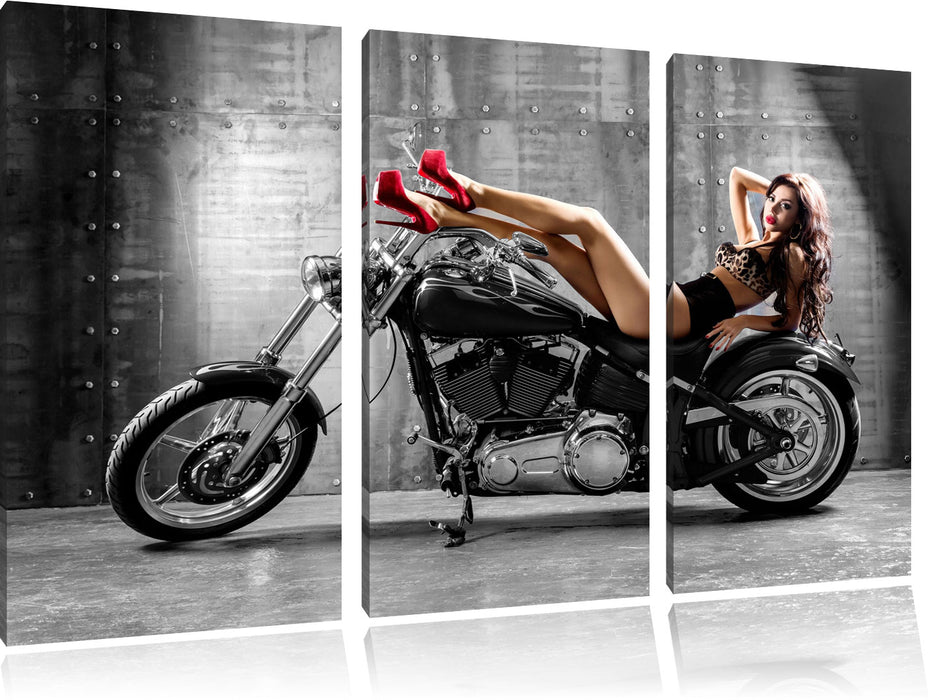 Model auf einem Motorrad Leinwandbild 3 Teilig