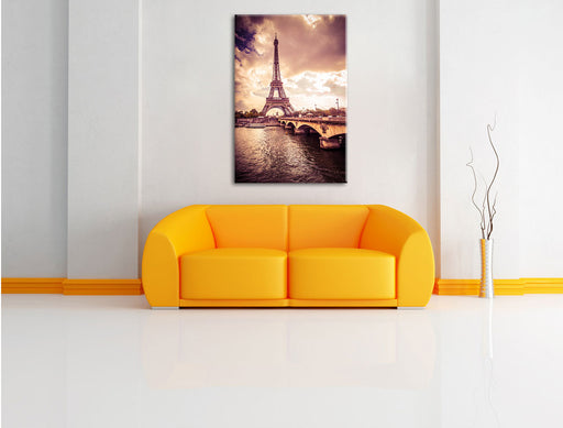 Eiffelturm in Paris Leinwandbild über Sofa