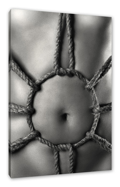 Kreis aus Seilen auf nacktem Körper Leinwanbild Rechteckig