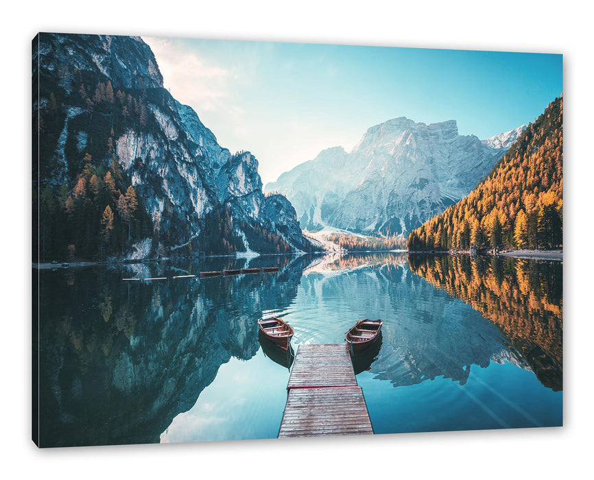 Pixxprint Boote am Steg des Pragser Wildsee, Leinwandbild