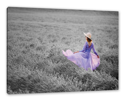 Frau im Kleid läuft durch Lavendelfeld B&W Detail Leinwanbild Rechteckig