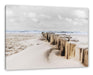 Nahaufnahme Steg aus Holzpföcken am Meer B&W Detail Leinwanbild Rechteckig