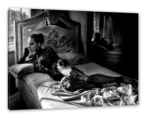 Frau mit sexy Dessous im Bett, Monochrome Leinwanbild Rechteckig