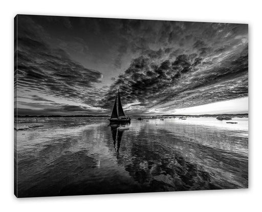 Einsames Segelboot in der Abenddämmerung, Monochrome Leinwanbild Rechteckig