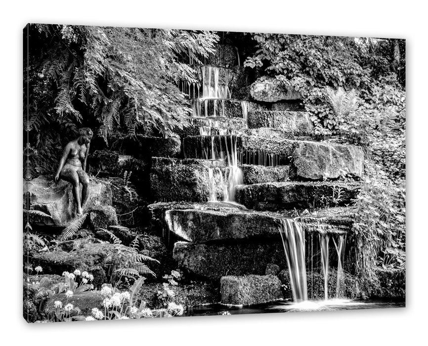 Pixxprint Kleiner Wasserfall über Steinplatten, Monochrome, Leinwandbild