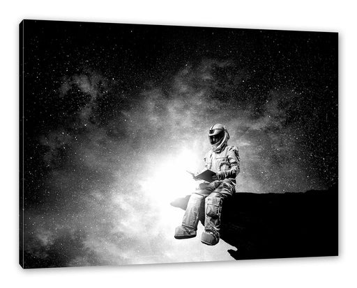 Lesender Astronaut auf Vorsprung vor Galaxie, Monochrome Leinwanbild Rechteckig