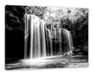 Tropischer Wasserfall im Wald, Monochrome Leinwanbild Rechteckig