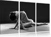 sexy Frau macht Yoga Leinwandbild 3 Teilig