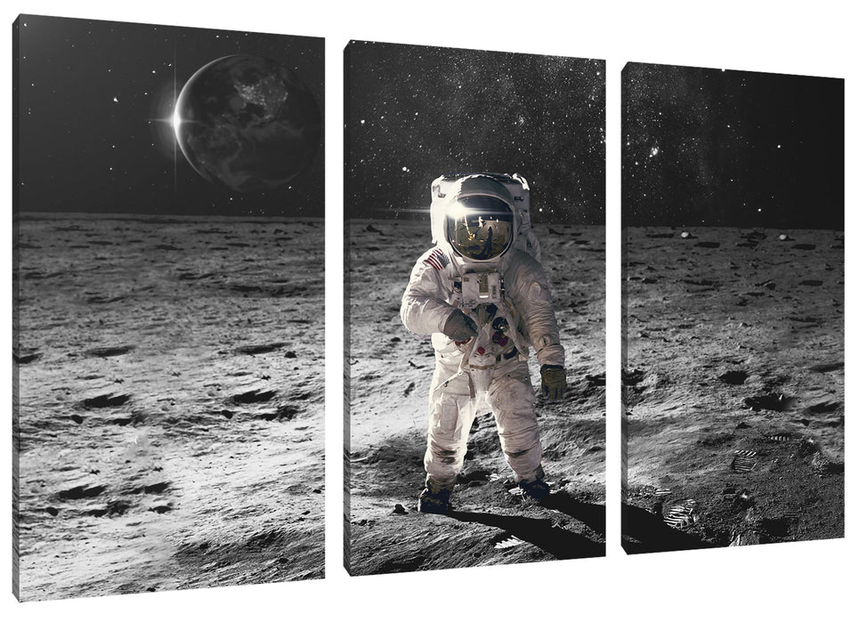 Einsamer Astronaut auf dem Mond B&W Detail Leinwanbild 3Teilig