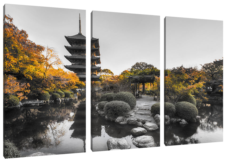See im Herbst vor japanischem Tempel B&W Detail Leinwanbild 3Teilig