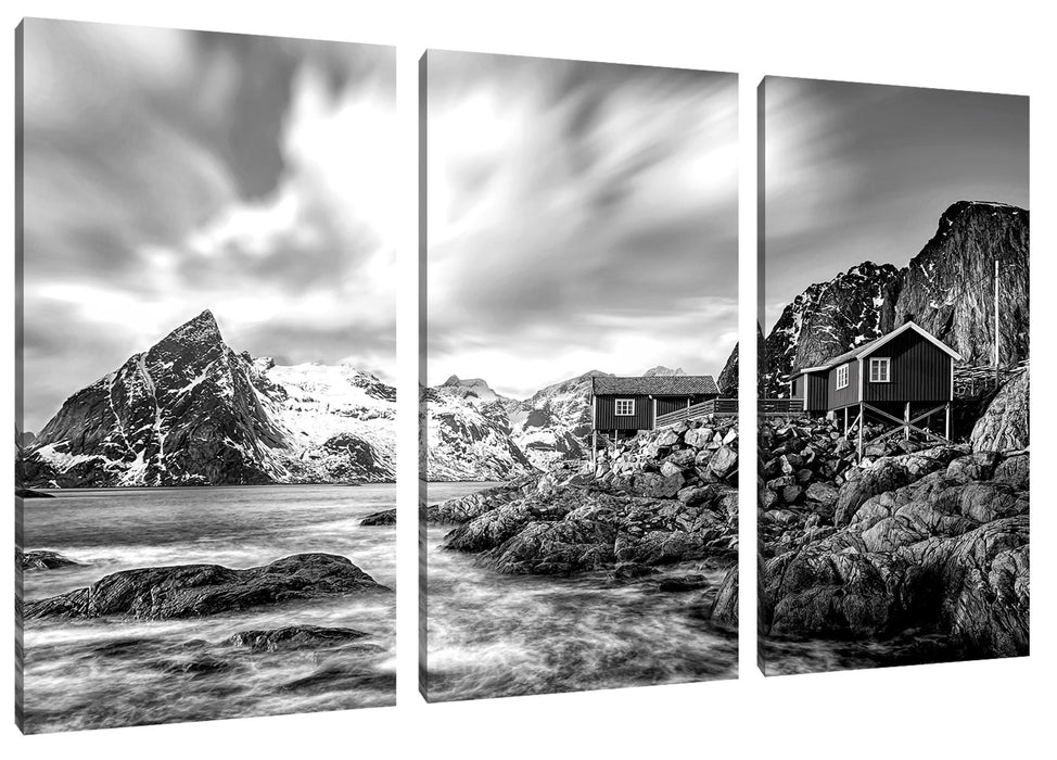 Einsames rotes Haus am Meer in Norwegen, Monochrome Leinwanbild 3Teilig