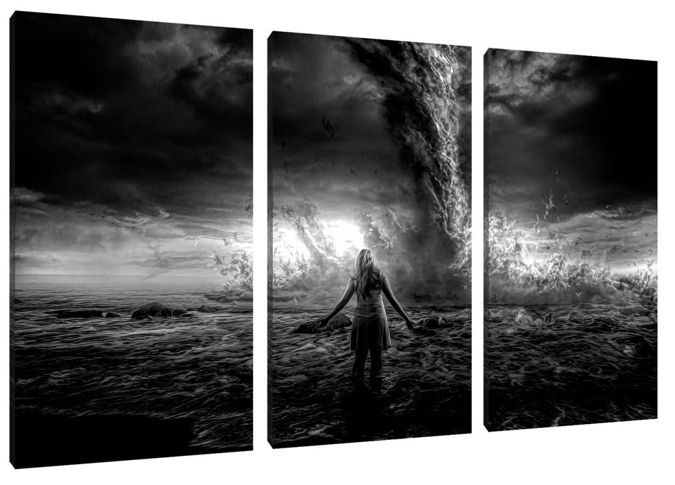 Frau am Strand vor düsterem Tornado, Monochrome Leinwanbild 3Teilig