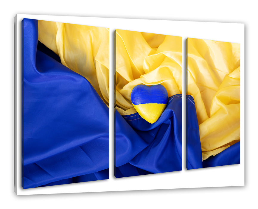 Herz mit Ukraine Flagge Leinwandbild 3Teilig