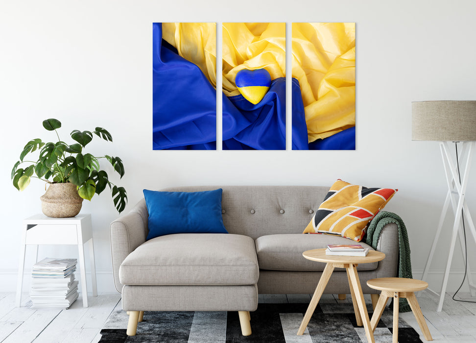 Herz mit Ukraine Flagge Leinwandbild Wohnzimmer 3Teilig